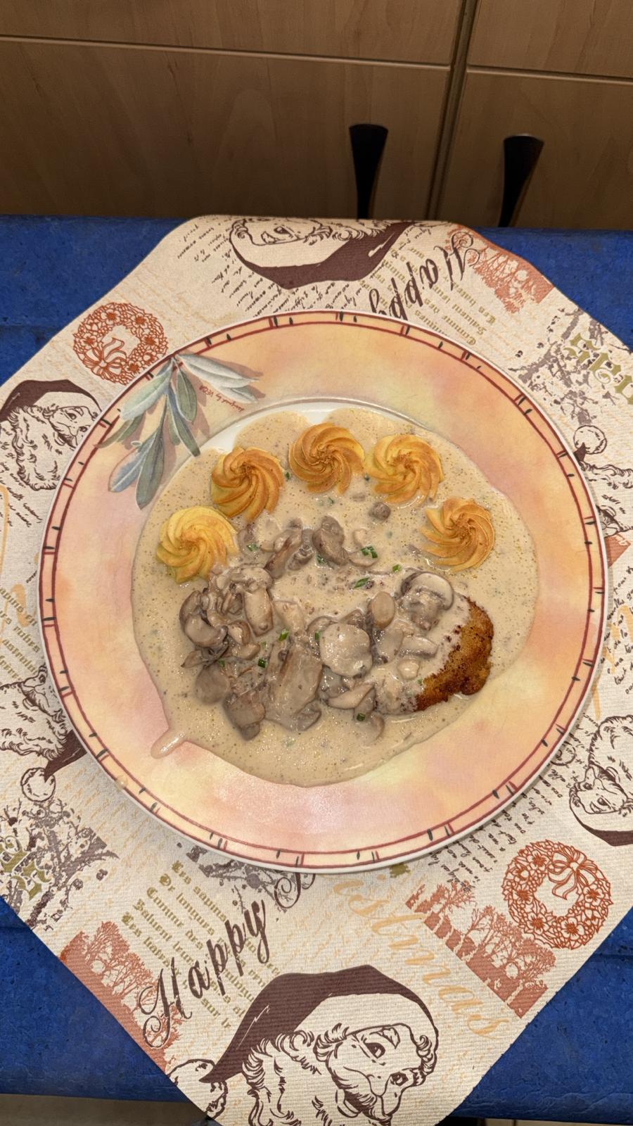 Schnitzel mit Rahmchampignons - Rosenküche Gardelegen