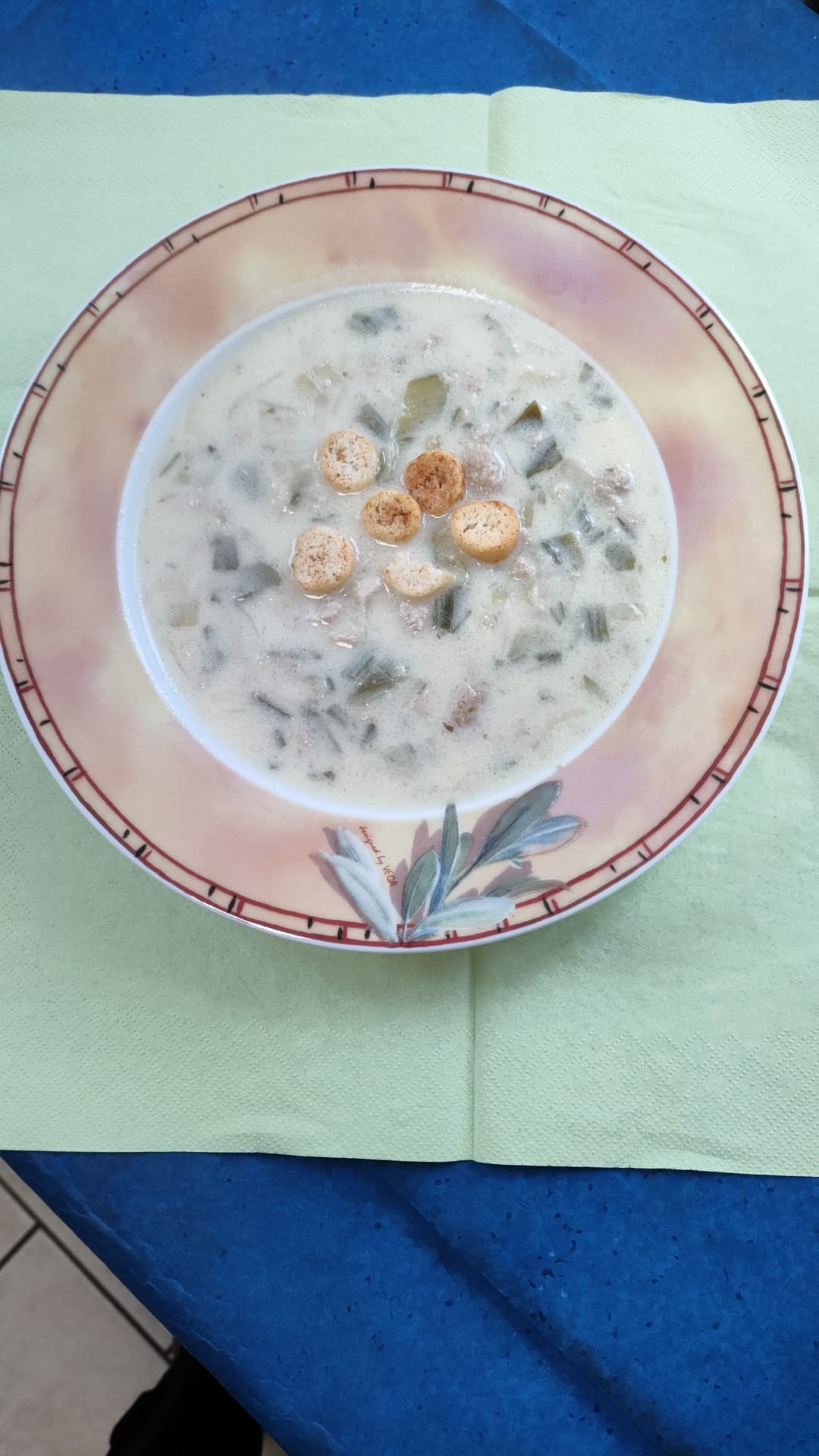 Käse-Lauch-Gehacktsuppe - Rosenküche Gardelegen