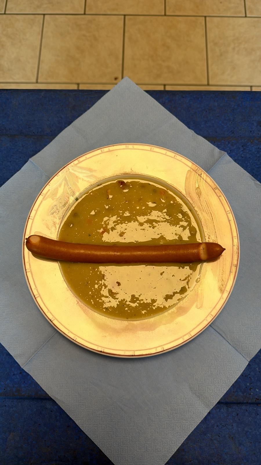 Erbsensuppe mit Wiener - Rosenküche Gardelegen
