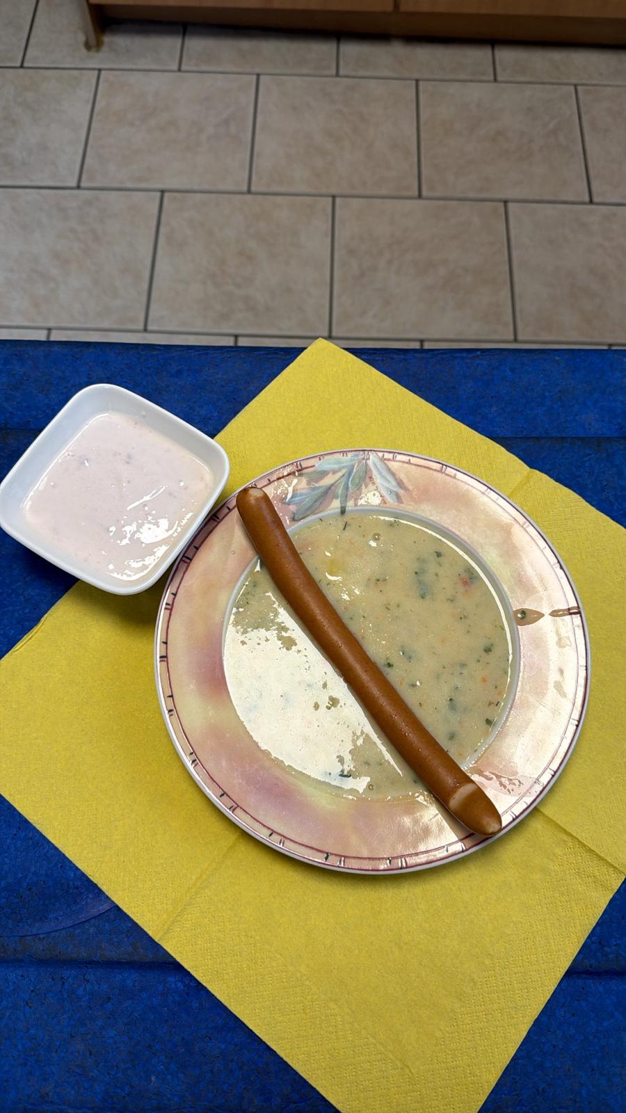 Kartoffelsuppe mit Wiener - Rosenküche Gardelegen