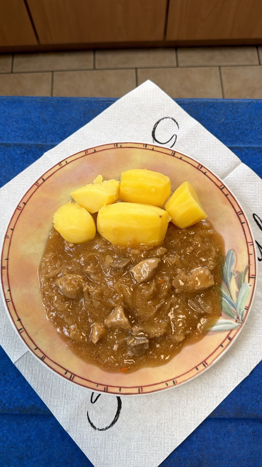 Szegediner Gulasch - Rosenküche Gardelegen